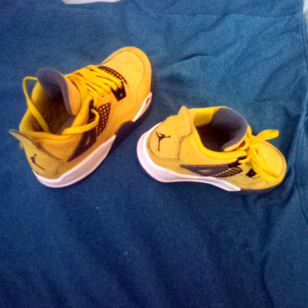 Yellow/Black Air Jordan 4 Retro Lightning   for Boys